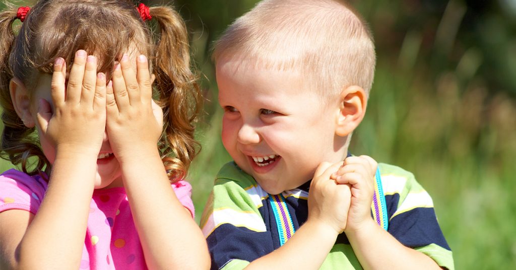 Enseigner des gestes de bonté à vos enfants